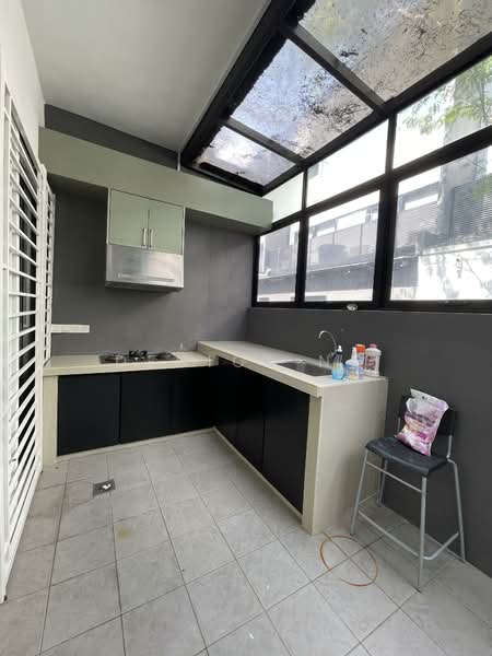 3-storey Terraced House for Sale in Seri Kembangan (Selangor) - Denice Ng - Kitchen - PropertyGuru.com.my