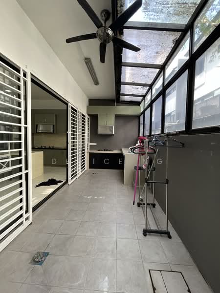 3-storey Terraced House for Sale in Seri Kembangan (Selangor) - Denice Ng - Kitchen - PropertyGuru.com.my