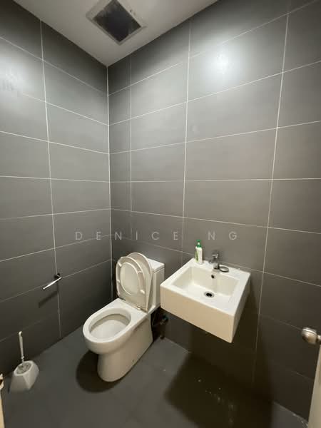 3-storey Terraced House for Sale in Seri Kembangan (Selangor) - Denice Ng - Bathroom - PropertyGuru.com.my