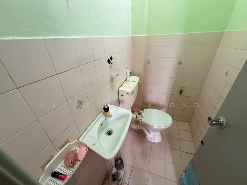 2-storey Terraced House for Sale in Rawang (Selangor) - Katherine Leong - Bathroom - PropertyGuru.com.my