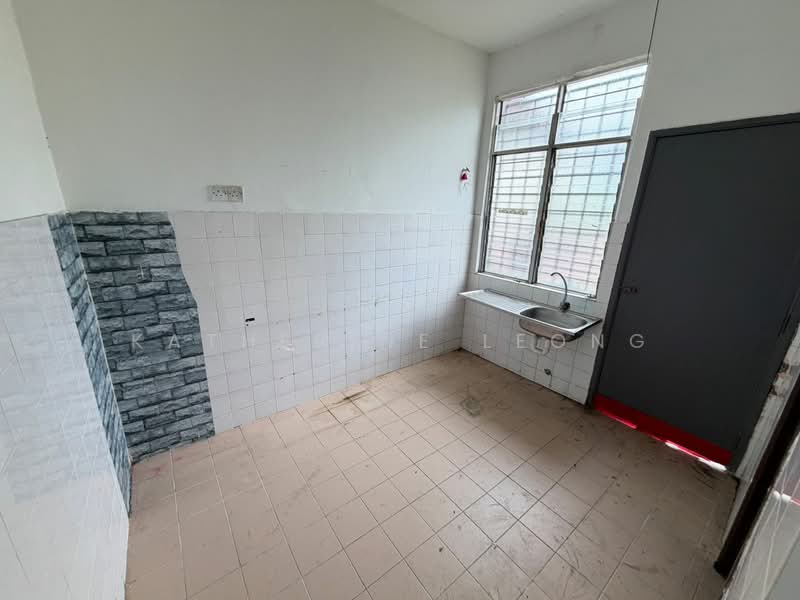 2-storey Terraced House for Sale in Rawang (Selangor) - Katherine Leong - Kitchen - PropertyGuru.com.my