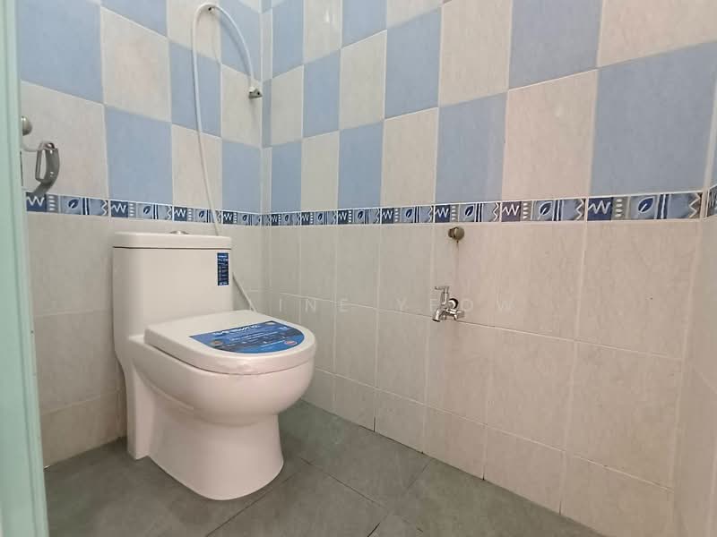 HALAMAN PENGKALAN INDAH untuk Untuk Disewa - RM 1,600 /bulan, Feb 2026 - Bathroom - PropertyGuru.com.my