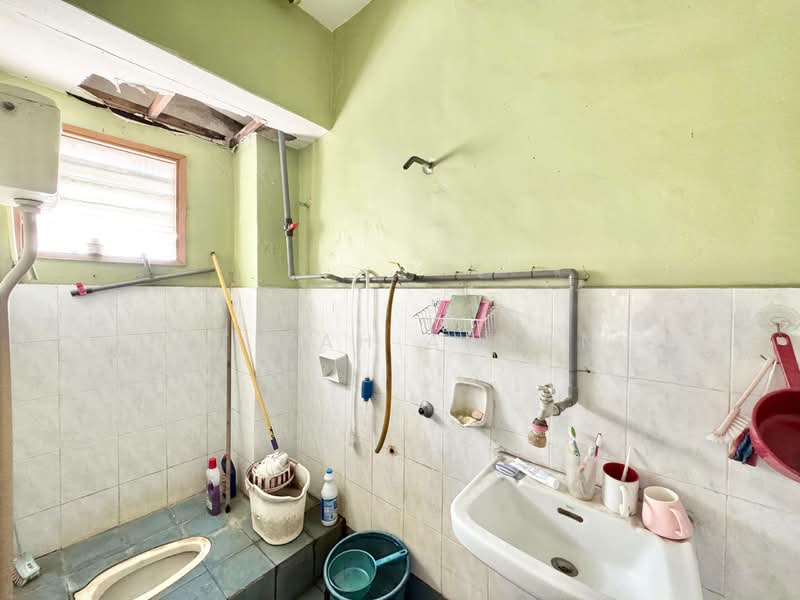 Bandar Baru Bangi Seksyen 8 untuk Untuk Dijual - RM 455,000, Apr 2026 - Bathroom - PropertyGuru.com.my