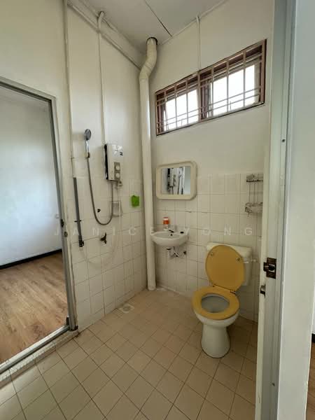 2-storey Terraced House for Sale in Taman Puteri Wangsa (Ulu Tiram) - Janice Yong - Bathroom - PropertyGuru.com.my