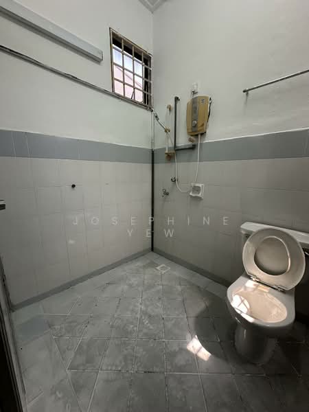 2-storey Terraced House for Rent in Bandar Baru Permas Jaya (Permas Jaya) - Josephine Yew - Bathroom - PropertyGuru.com.my
