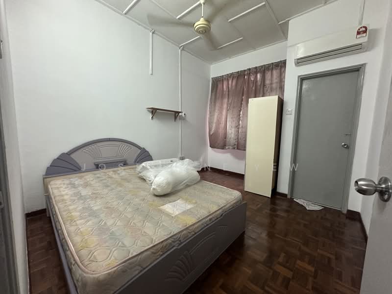 2-storey Terraced House for Rent in Bandar Baru Permas Jaya (Permas Jaya) - Josephine Yew - Bedroom - PropertyGuru.com.my