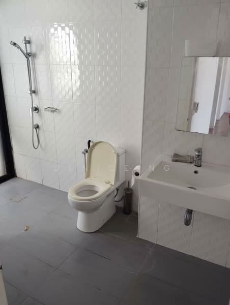 3-storey Terraced House for Sale in Seri Kembangan (Selangor) - Denice Ng - Bathroom - PropertyGuru.com.my