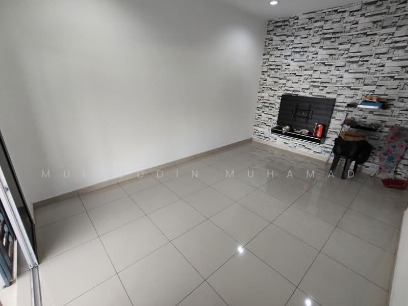 1-storey Terraced House for Sale in Hutan Melintang (Perak) - Muinuddin Muhamad - Living Room - PropertyGuru.com.my