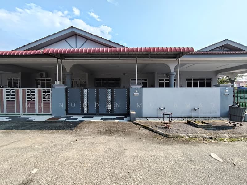 1-storey Terraced House for Sale in Hutan Melintang (Perak) - Muinuddin Muhamad - Exterior - PropertyGuru.com.my