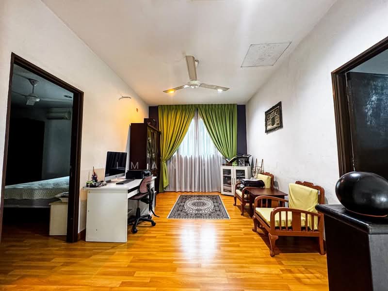 Bungalow for Sale in Klang (Selangor) - AIMAN ZUHDI - Living Room - PropertyGuru.com.my
