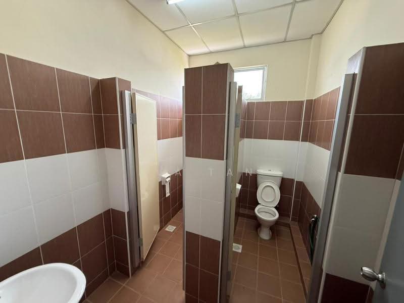 Detached Factory for Rent in Indahpura Industrial Park (Kulai) - Eva Tan - Bathroom - PropertyGuru.com.my