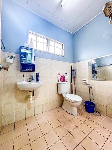 2-storey Terraced House for Sale in Kajang (Selangor) - AIMAN ZUHDI - Bathroom - PropertyGuru.com.my