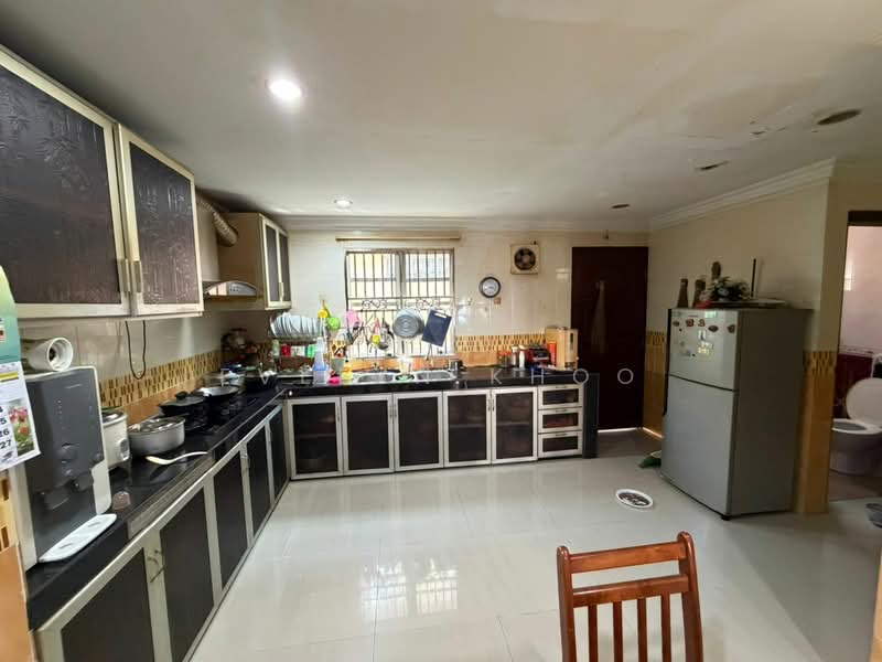 2-storey Terraced House for Sale in Kota Emerald (Rawang) - Evelyn Khoo - Kitchen - PropertyGuru.com.my