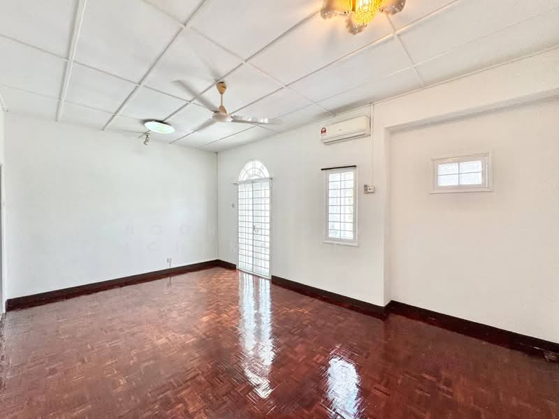 2-storey Terraced House for Sale in Usj 9 (Subang Jaya) - Noor Hidayah Mohamad Noor - Living Room - PropertyGuru.com.my