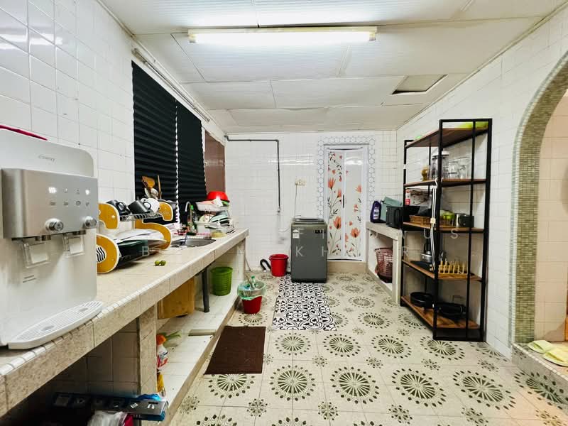 Taman Cempaka untuk Untuk Dijual - RM 750,000, Feb 2026 - Kitchen - PropertyGuru.com.my