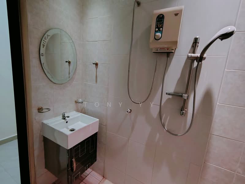 Putra Indah Condominium untuk Untuk Dijual - RM 450,000, Feb 2026 - Bathroom - PropertyGuru.com.my