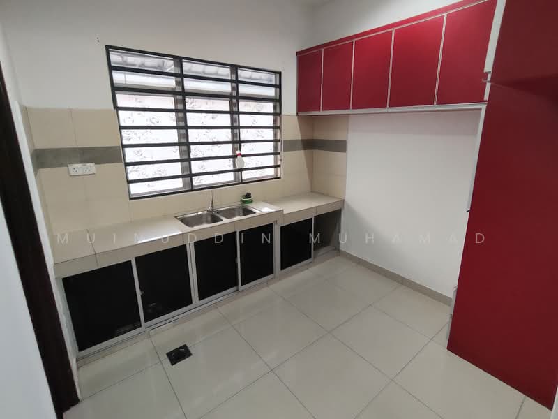 1-storey Terraced House for Sale in Hutan Melintang (Perak) - Muinuddin Muhamad - Kitchen - PropertyGuru.com.my