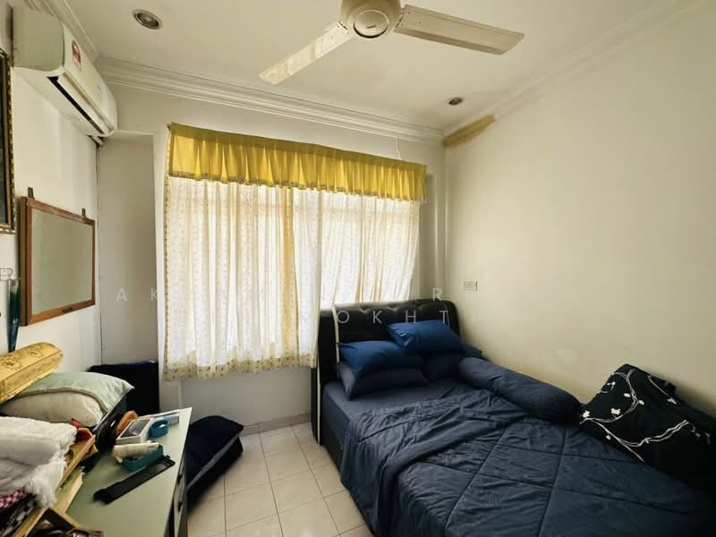 2.5-storey Terraced House for Sale in Taman Kencana (Ampang) - Akramin Firdaus Bin Mokhtar - Bedroom - PropertyGuru.com.my