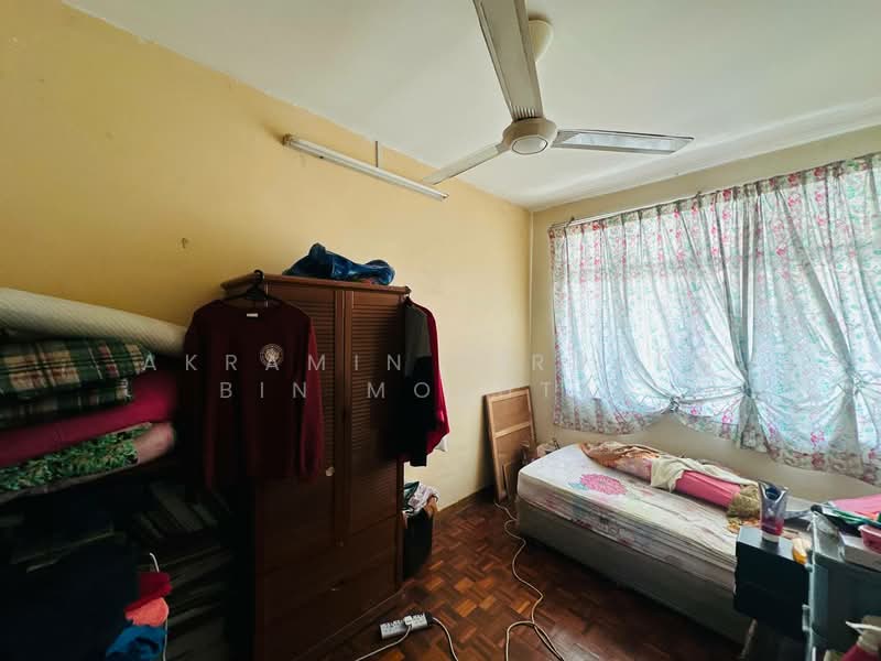 2.5-storey Terraced House for Sale in Taman Kencana (Ampang) - Akramin Firdaus Bin Mokhtar - Bedroom - PropertyGuru.com.my