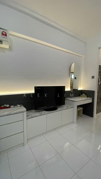 Sri Pangkor Condominium untuk Untuk Disewa - RM 4,000 /bulan, Feb 2026 - Living Room - PropertyGuru.com.my