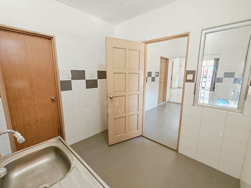 Bandar Saujana Utama untuk Untuk Dijual - RM 650,000, Mac 2026 - Kitchen - PropertyGuru.com.my