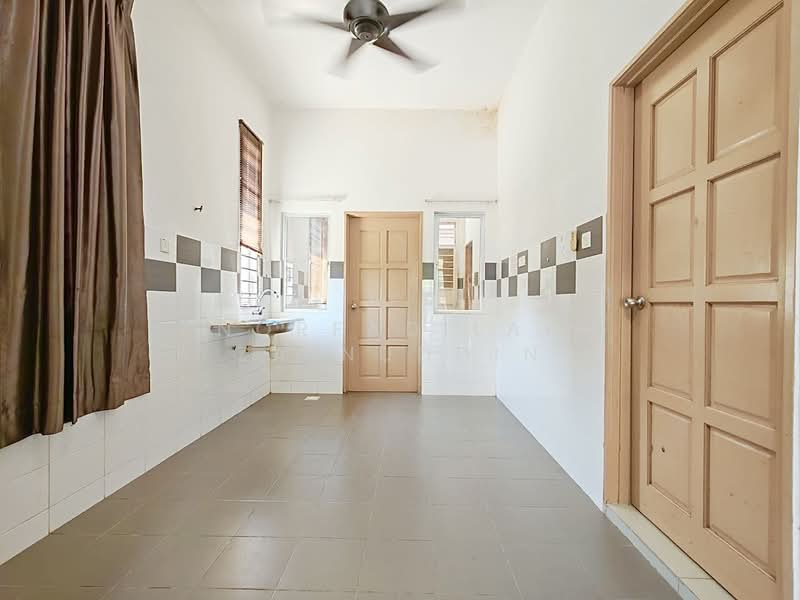 Bandar Saujana Utama untuk Untuk Dijual - RM 650,000, Mac 2026 - Kitchen - PropertyGuru.com.my