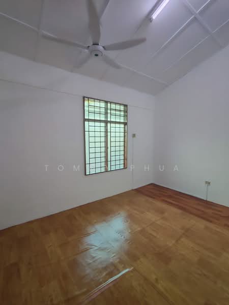 Jalan Danau, Desa Jaya untuk Untuk Disewa - RM 1,100 /bulan, Feb 2026 - Interior - PropertyGuru.com.my