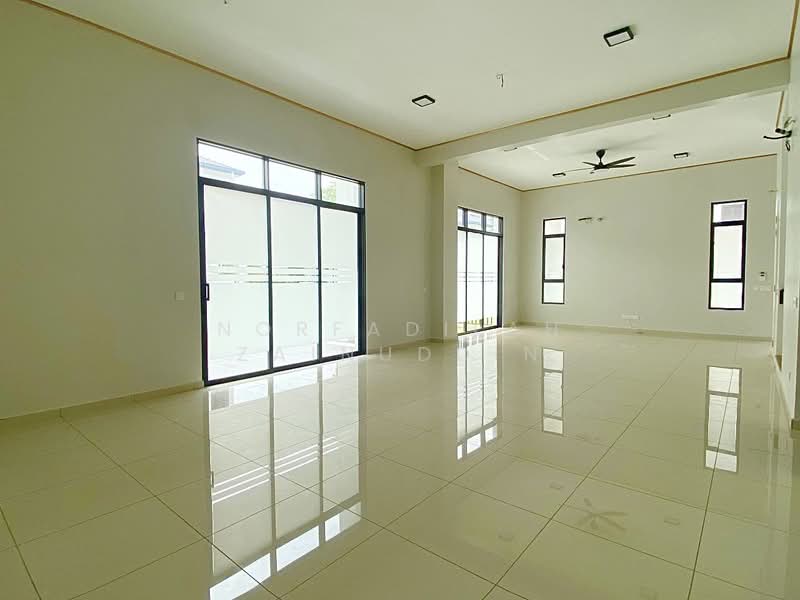 Bungalow for Sale in Kuala Selangor (Selangor) - NORFADILAH ZAINUDDIN - Living Room - PropertyGuru.com.my
