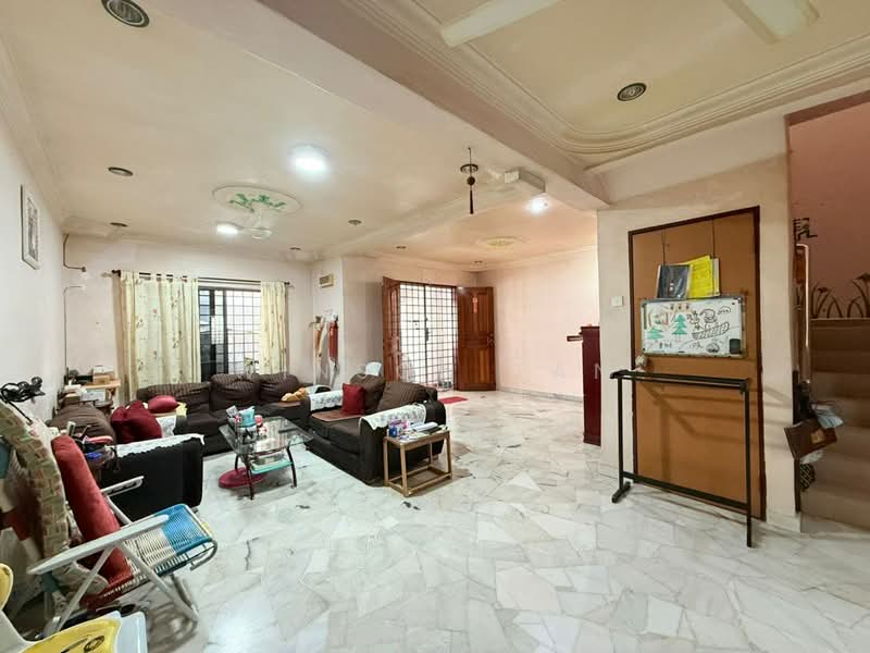 2.5-storey Terraced House for Sale in Taman Impian Emas (Skudai) - Winson Tan - Living Room - PropertyGuru.com.my