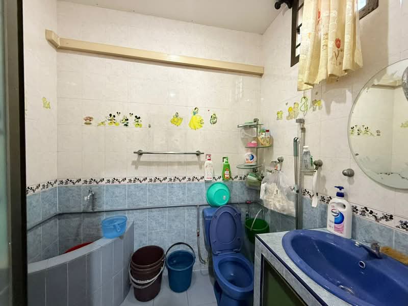 2.5-storey Terraced House for Sale in Taman Impian Emas (Skudai) - Winson Tan - Bathroom - PropertyGuru.com.my
