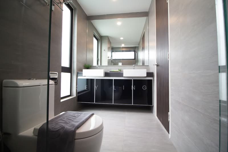 Service Residence for Sale at Tropical Villa - Key Ling - Bathroom - PropertyGuru.com.my