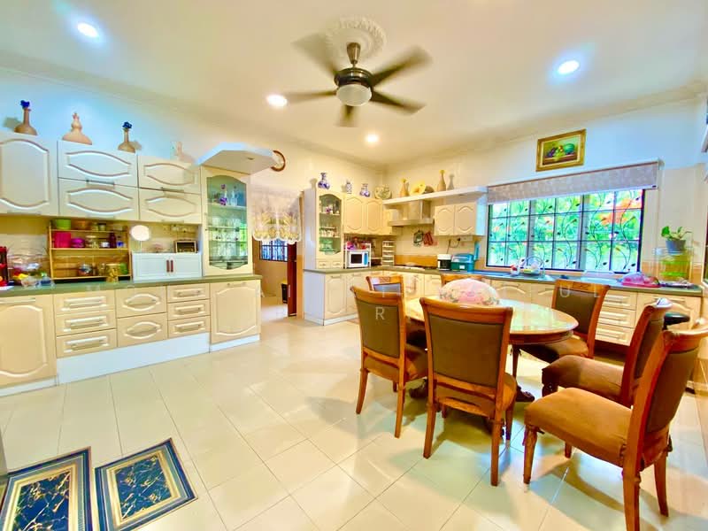 Seksyen 7 untuk Untuk Dijual - RM 3,300,000, Feb 2026 - Kitchen - PropertyGuru.com.my