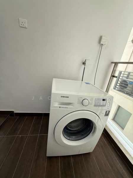 Bay Laurel @ Country Garden Danga Bay untuk Untuk Dijual - RM 699,999, Mac 2026 - Balcony - PropertyGuru.com.my