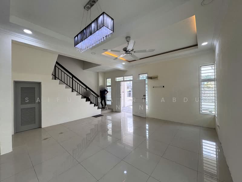 Semi-Detached House for Sale in Bandar Saujana Putra (Tanjong Duabelas) - Saiful Bahri Abdul Manan - Living Room - PropertyGuru.com.my