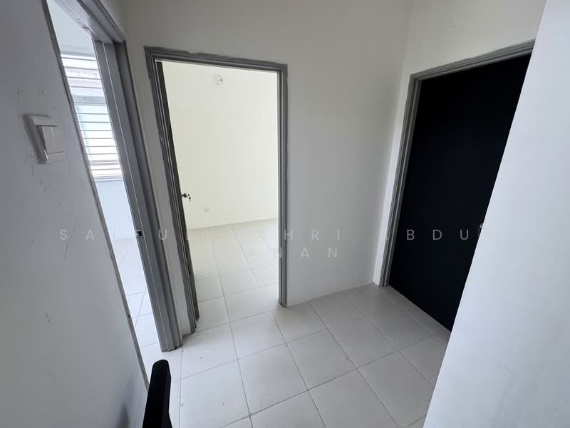 Semi-Detached House for Sale in Bandar Saujana Putra (Tanjong Duabelas) - Saiful Bahri Abdul Manan - Interior - PropertyGuru.com.my