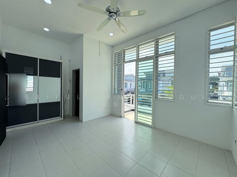 Semi-Detached House for Sale in Bandar Saujana Putra (Tanjong Duabelas) - Saiful Bahri Abdul Manan - Interior - PropertyGuru.com.my