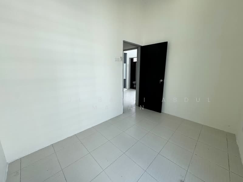 Semi-Detached House for Sale in Bandar Saujana Putra (Tanjong Duabelas) - Saiful Bahri Abdul Manan - Interior - PropertyGuru.com.my