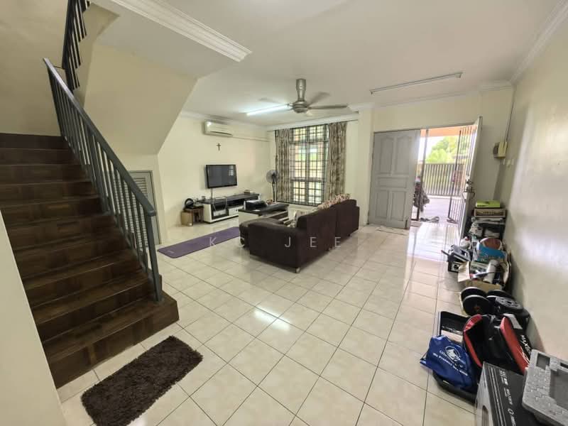 2-storey Terraced House for Sale in Kuching (Sarawak) - KC Jee - Living Room - PropertyGuru.com.my