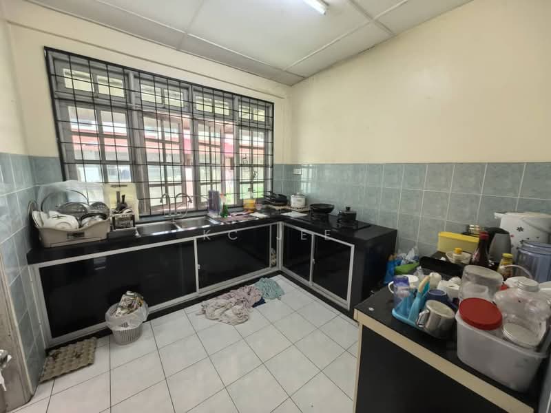 2-storey Terraced House for Sale in Kuching (Sarawak) - KC Jee - Kitchen - PropertyGuru.com.my