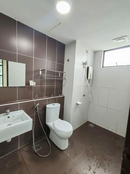 Service Residence for Sale at The Garden Residences - Alan Ler - Bathroom - PropertyGuru.com.my