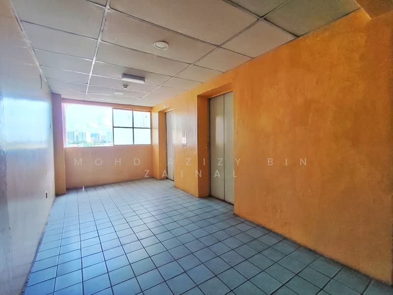 Condominium for Sale at Gurney Heights - Mohd Azizy bin Zainal - Corridor - PropertyGuru.com.my