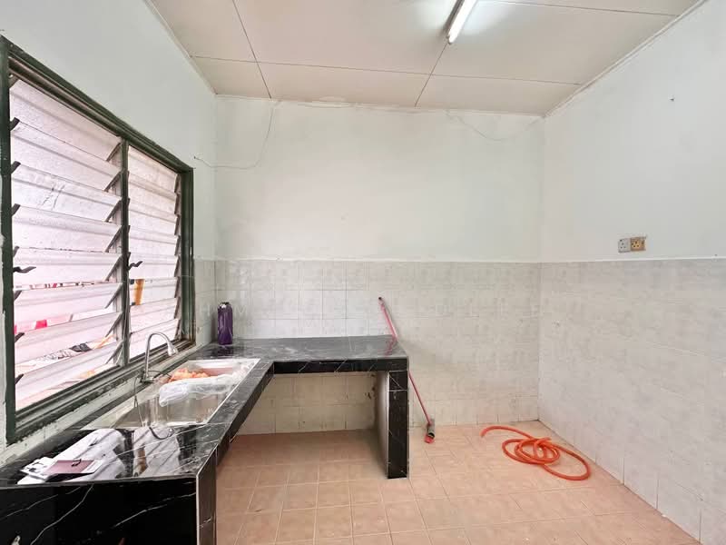 1-storey Terraced House for Sale in Sepang (Selangor) - Ahmad Fadlee - PropertyGuru.com.my