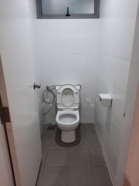 Office for Sale in Kota Damansara (Selangor) - Zulhilmi Zakaria - Bathroom - PropertyGuru.com.my