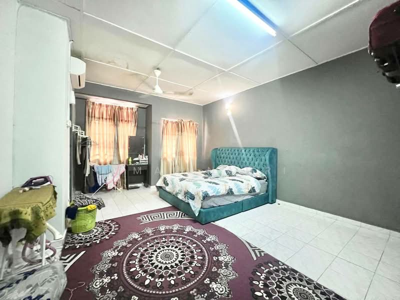 2-storey Terraced House for Sale in Taman Seri Mewah (Kajang) - Ilman Nahri - Bedroom - PropertyGuru.com.my