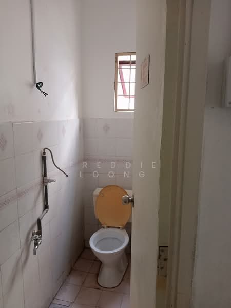 Shop / Office for Rent in SS 26, Taman Mayang Jaya (Petaling Jaya) - Freddie Loong - Bathroom - PropertyGuru.com.my