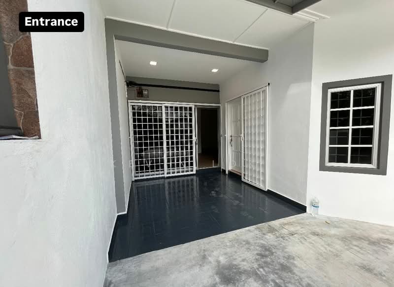 2-storey Terraced House for Sale in Taman Sri Buloh (Sungai Buloh) - Kevin Loke - Entrance - PropertyGuru.com.my