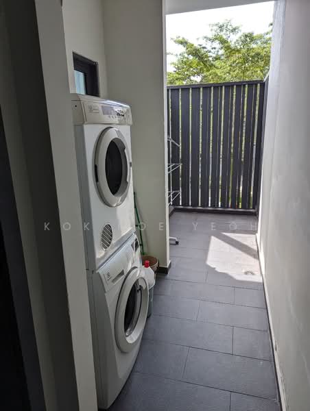 3-storey Terraced House for Rent in Desa Parkcity (Kuala Lumpur) - Kok Hoe Yeoh - Balcony - PropertyGuru.com.my