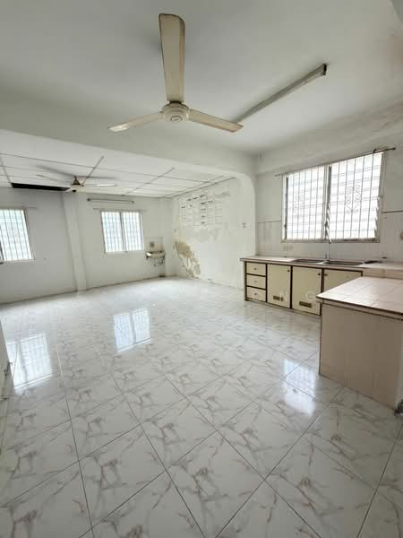Semi-Detached House for Sale in Taman Brown (Gelugor) - Fanny Wong - Kitchen - PropertyGuru.com.my