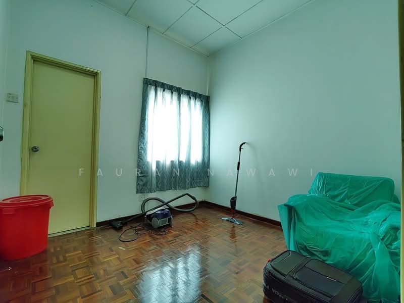 2-storey Terraced House for Sale in Seri Kembangan (Selangor) - Fauran Nawawi - PropertyGuru.com.my