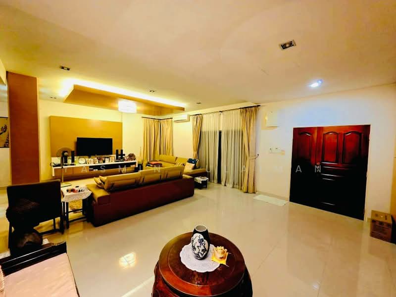 Bungalow for Sale in Bandar Nusa Rhu (Shah Alam) - Yasmin Sulaiman - Living Room - PropertyGuru.com.my